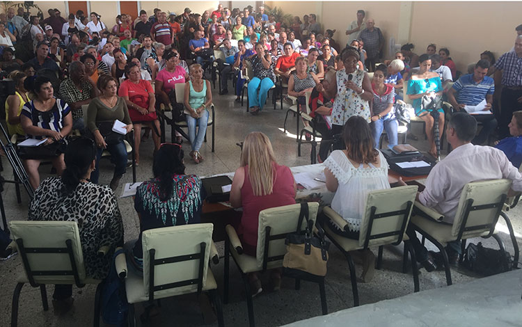 Presentación del proyecto comunitario el barrio Condado, en Santa Clara.
