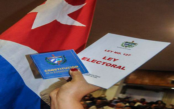 Ley Electoral y Constitución de la República de Cuba.