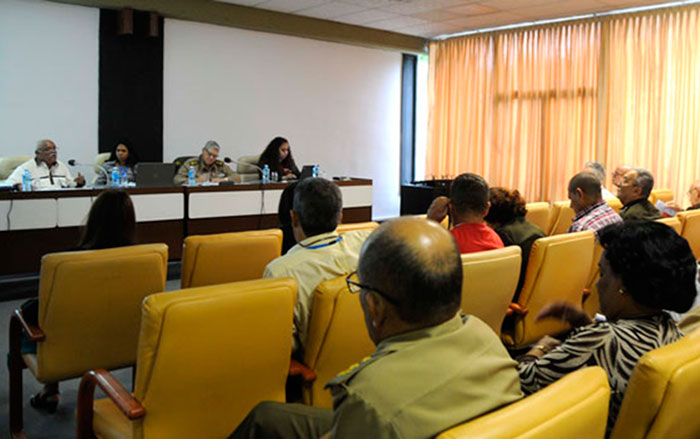 Comisión de Defensa Nacional y Orden Interior .