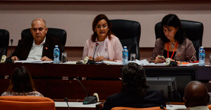 Comisión de Educación, Cultura, Ciencia, Tecnologí­a y Medio Ambiente.