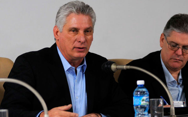 Presidente cubano, Miguel Díaz-Canel, interviene en comisión de Asuntos Económicos del Parlamento Cubano.