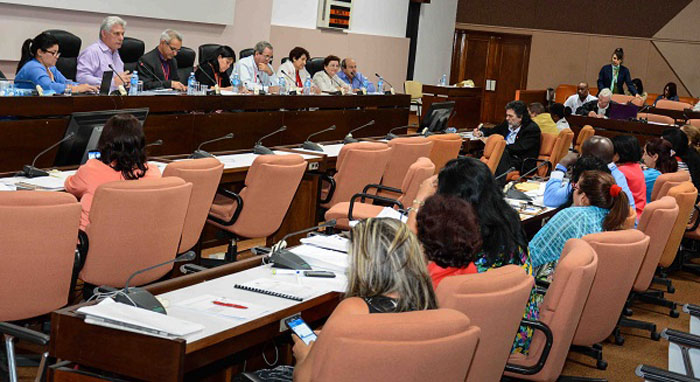 Comisión de Educación, Cultura, Ciencia, Tecnologí­a y Medio Ambiente.