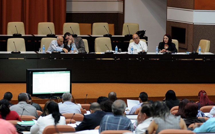 Comisión del Parlamento cubano.