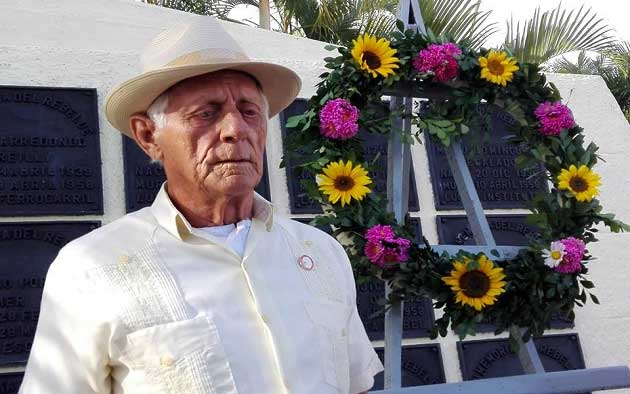 Ofrenda a mártires del 9 de abril Ofrenda a mártires del 9 de abril