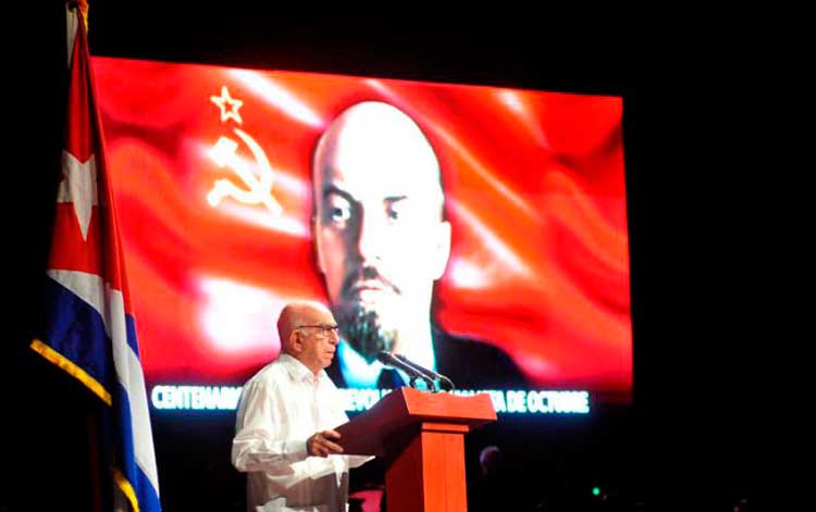 osé Ramón Machado Ventura en el Acto político-cultural por el Centenario de la Gran Revolución Socialista de Octubre.