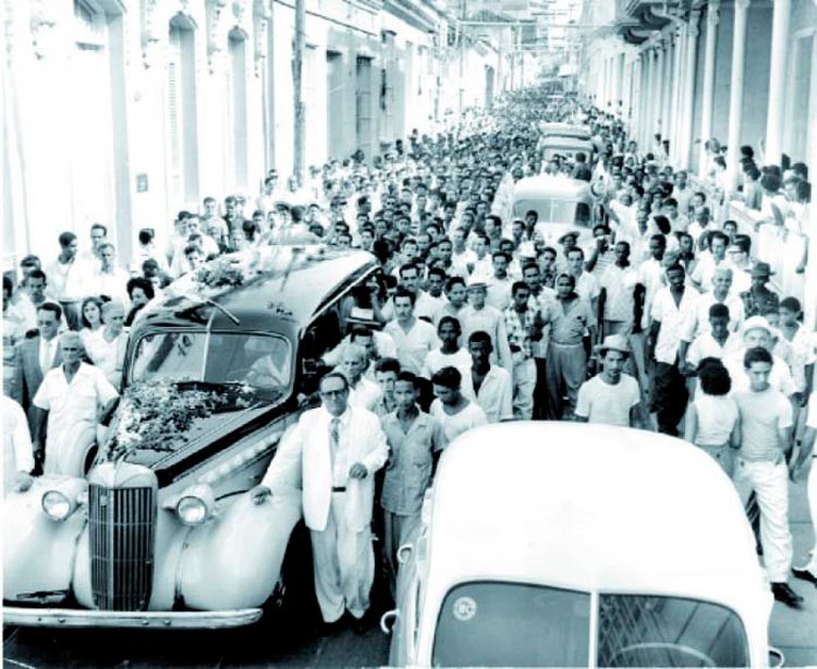 Sepelio de Frank País y Raúl Pujol.