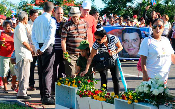 Peregrinación en Santiago de Cuba en homenaje a Fidel.