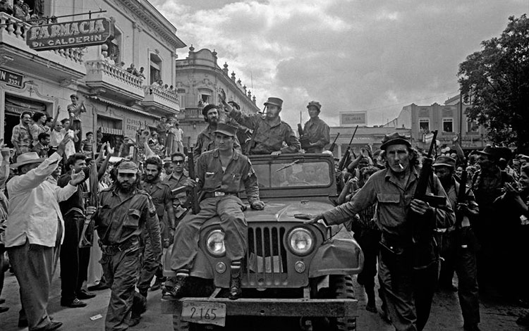 Llegada de Fidel Castro al Parque Vidal de Santa Clara, 6 de enero de 1959. Llegada de Fidel Castro al Parque Vidal de Santa Clara, 6 de enero de 1959.