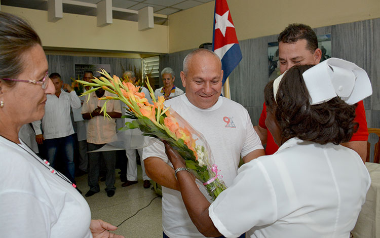 Reconocimiento a trabajadores del hospital 9 de Abril de Sagua la Grande. Reconocimiento a trabajadores del hospital 9 de Abril de Sagua la Grande.