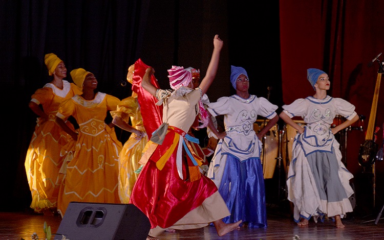 Conjunto danzario Nuestra América