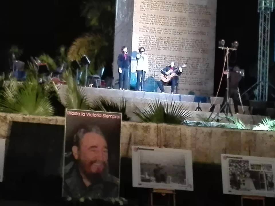 Velada en la Plaza de la Revolución Velada en la Plaza de la Revolución