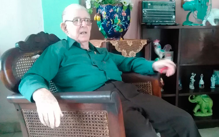 http://www.vanguardia.cu/images/materiales/historia/2018/12-30-alocuciones-historicas-batalla-santa-clara/locutor-enrique-romero-de-la-paz.jpg Enrique Romero de la Paz, trabajador de la radio jubilado.