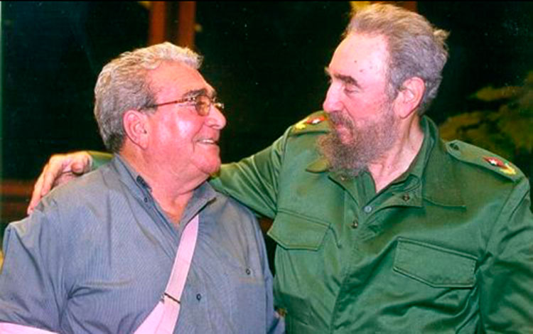 Comandante Víctor Bordón y Fidel Castro Ruz.