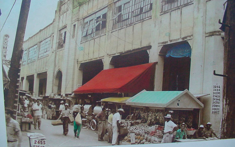 Antigua Plaza del mercado de Santa Clara. Antigua Plaza del mercado de Santa Clara.