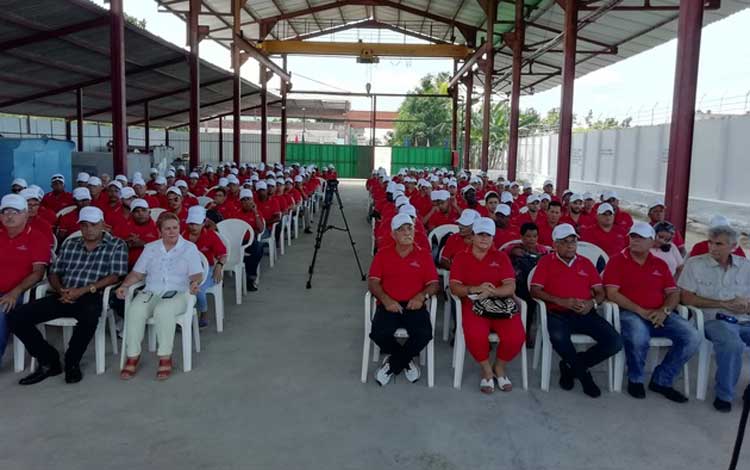 Trabajadores de la UEB Electromecánica Trabajadores de la UEB Electromecánica