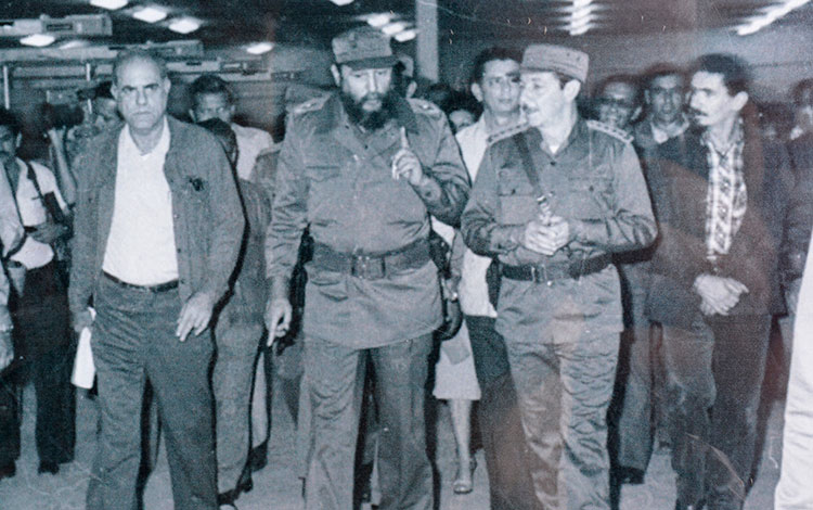 Inauguración de la textilera Desembarco del Granma