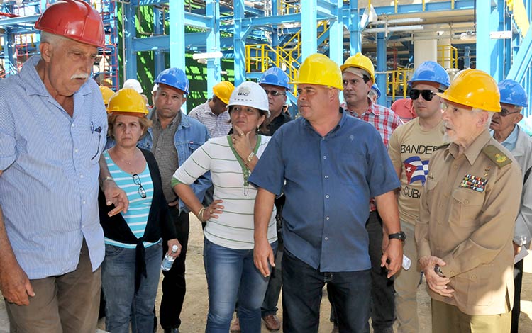 Ramiro Valdés visita nueva Planta de Cloro Sosa en ejecución en Sagua la Grande. Ramiro Valdés visita nueva Planta de Cloro Sosa en ejecución en Sagua la Grande.