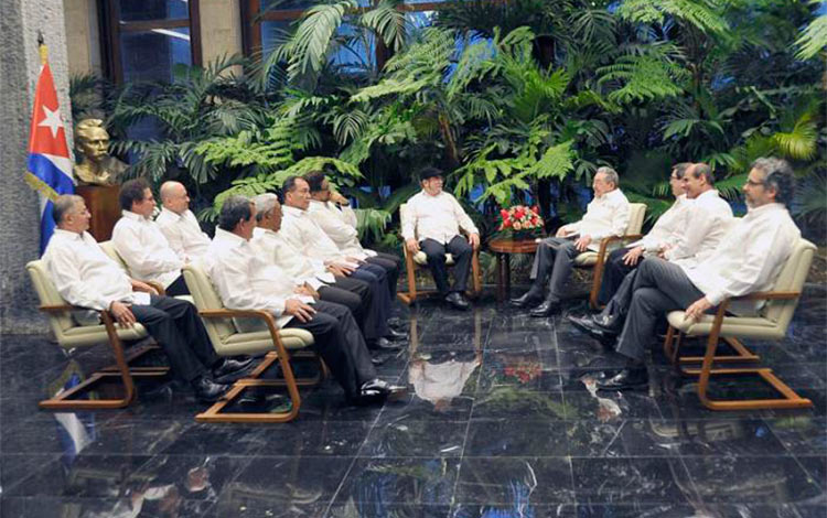 Encuentro de Raúl Castro Ruz con delegación de las FARC-EP de Colombia.