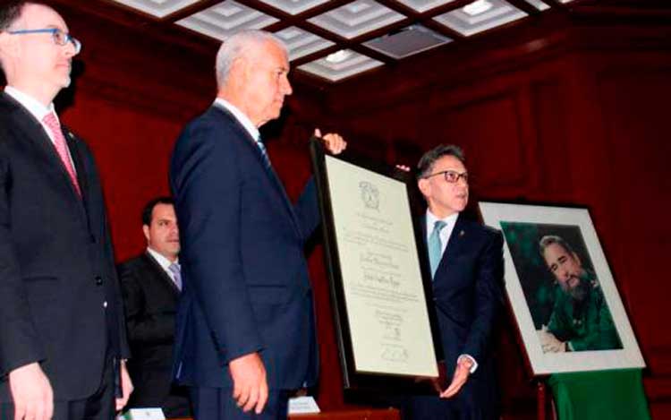 Universidad mexicana otorga Honoris Causa a Fidel Castro