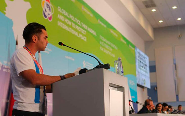 Elián González expone condena de Cuba al imperialismo yanqui e.n Festival Mundial de Sochi.