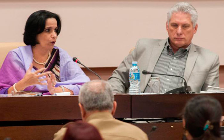 Presidente de Cuba, Miguel Díaz-Canel, durante reunión de balance anual de la Fiscalía General de la República. Presidente de Cuba, Miguel Díaz-Canel, durante reunión de balance anual de la Fiscalía General de la República.
