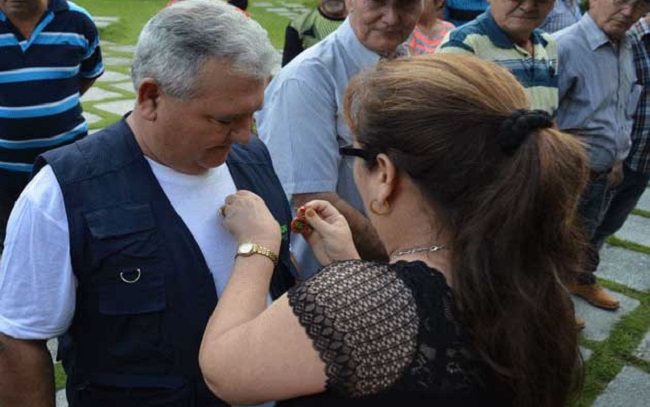 Jesús condecorado por Anap Jesús condecorado por Anap