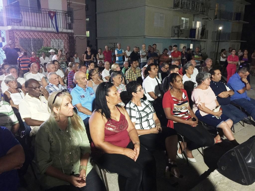 Barrio debate cederista contra la Ley Helms-Burton, Villa CLara