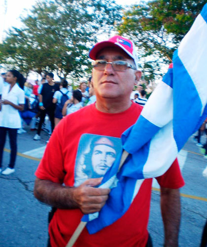 Andrés Durán Fundora, director de la empresa azucarera de Villa Clara, desfile del Primero de Mayo.