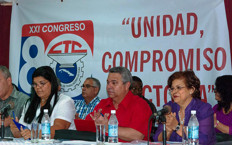 Ulises Guilarte de Nacimiento participa en asamblea municipal XXI Congreso de la CTC en Ranchuelo.
