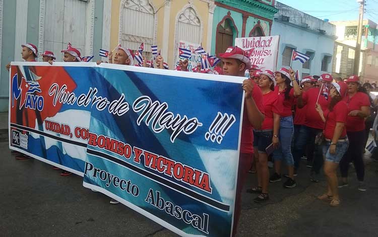 Desfile del 1 de mayo en Camajuaní