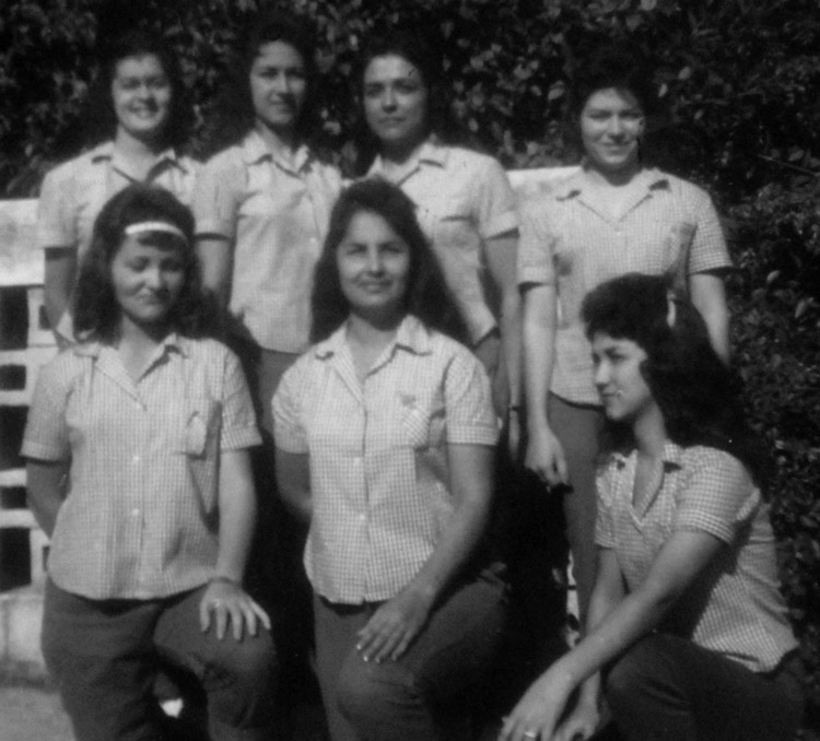 Alumnas del primer curso de las Escuelas para Campesinas Ana Betancourt.