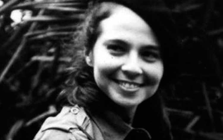 Vilma Espín Guillois, combatiente revolucionario y fundadora de la Federación de Mujeres Cubanas. Vilma Espín Guillois, combatiente revolucionario y fundadora de la Federación de Mujeres Cubanas.