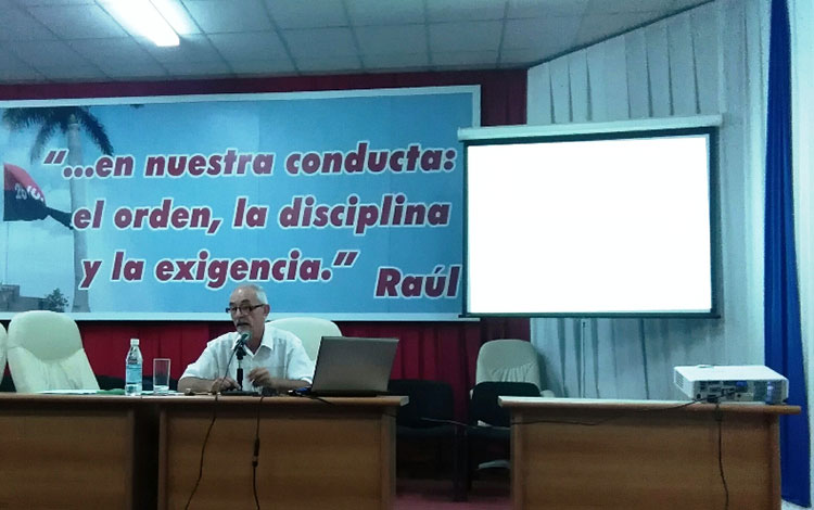 Conferencia magistral del encuentro de escuelas del Partido.