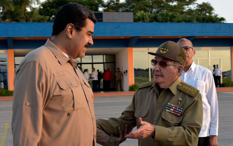 Raúl Castro Ruz y Nicolás Maduro Moros.
