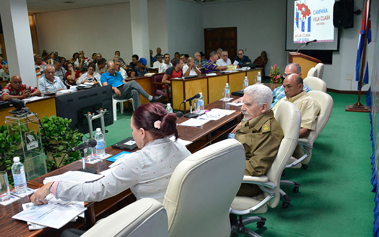 Ramiro Valdés chequea programa de la vivienda en Villa Clara Ramiro Valdés chequea programa de la vivienda en Villa Clara