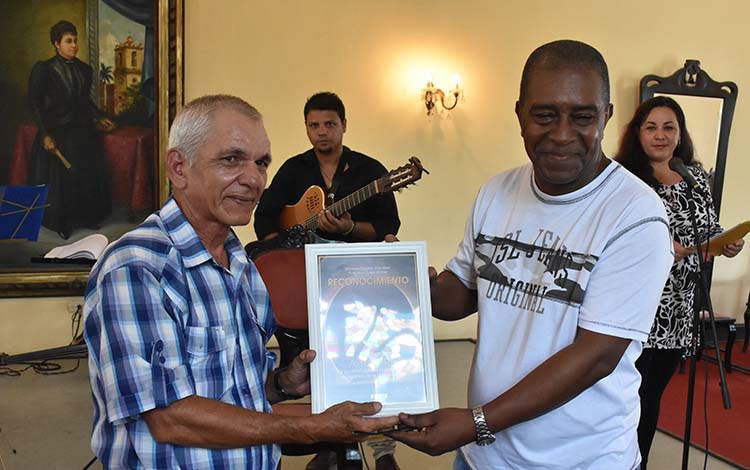 Gala de la Sociedad Cultural José Martí de Villa Clara Gala de la Sociedad Cultural José Martí de Villa Clara