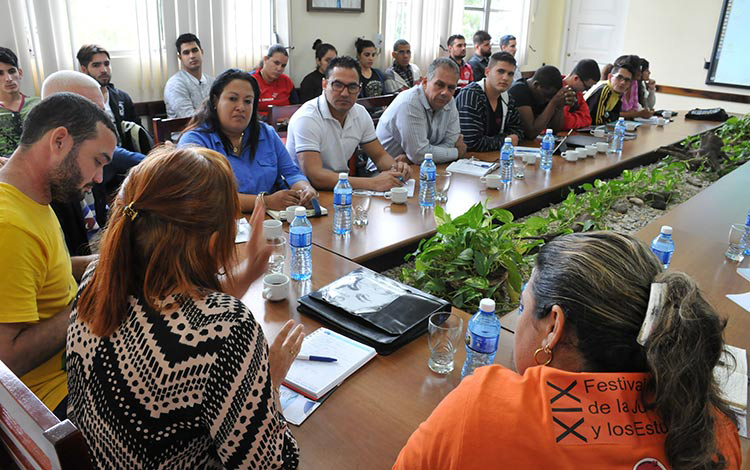 Sucely Morfa, primera secretaria de la UJC, visita Universidad Central de Villa Clara.