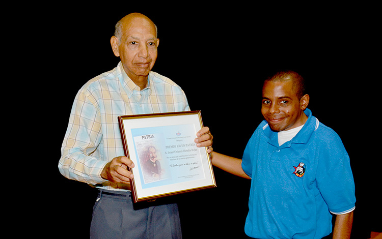 Ordenel Heredia, premio Joven Patria