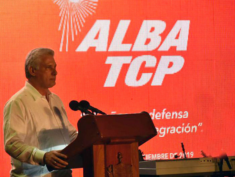 Miguel Díaz-Canel, presidente de Cuba, interviene en el acto por el aniversario 15 del ALBA-TCP.