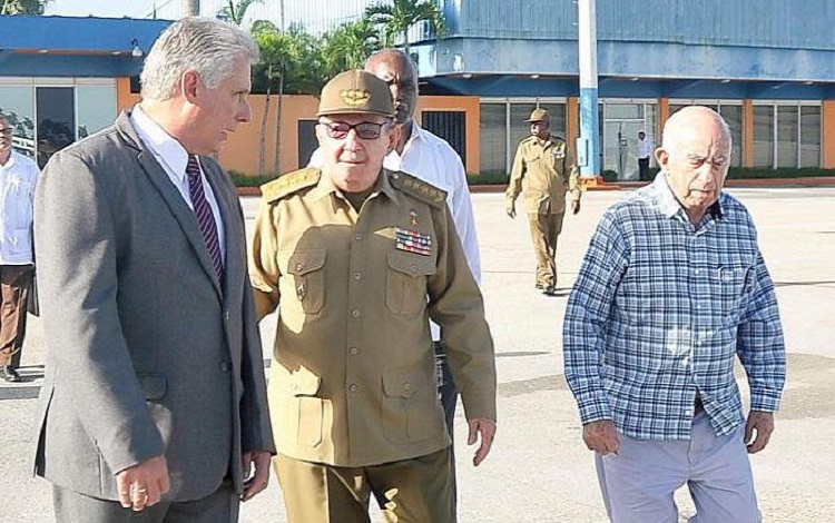 Raúl Castro despidió a Miguel Díaz-Canel