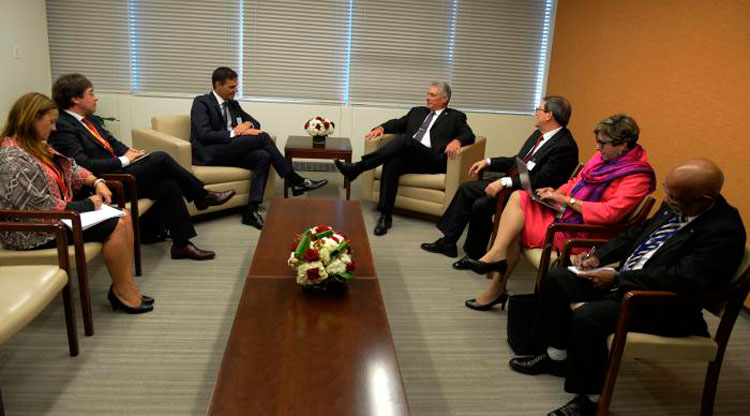 Encuentro de Miguel Díaz-Canel con el presidente de España, Pedro Sánchez.
