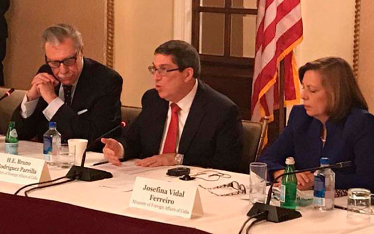 Encuentro canciller de Cuba con empresarios norteamericanos.