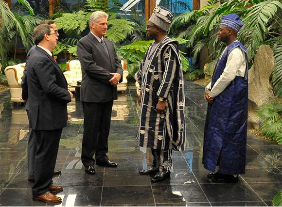 Embajador presenta cartas credenciales a presidente de Cuba, Miguel Dí­az-Canel Bermúdez.
