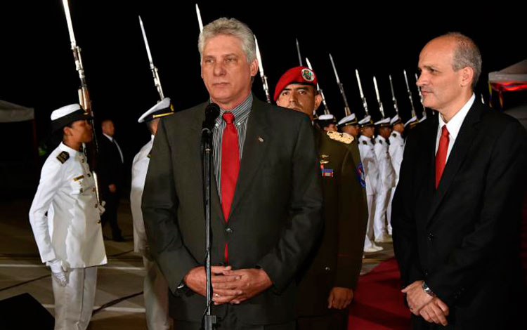 Miguel Díaz-Canel, presidente de Cuba, hace uso de la palabra tras arribar a Venezuela. Miguel Díaz-Canel, presidente de Cuba, hace uso de la palabra tras arribar a Venezuela.