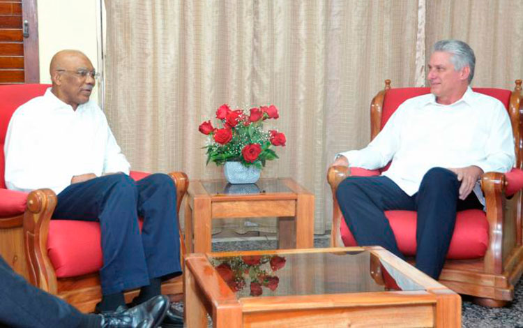 Miguel Díaz-Canel Bermúdez y David Arthur Granger, presidentes de Cuba y Guyana.