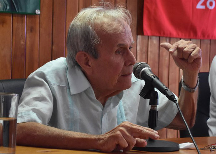 Ricardo Alarcón de Quesada. Ricardo Alarcón de Quesada.
