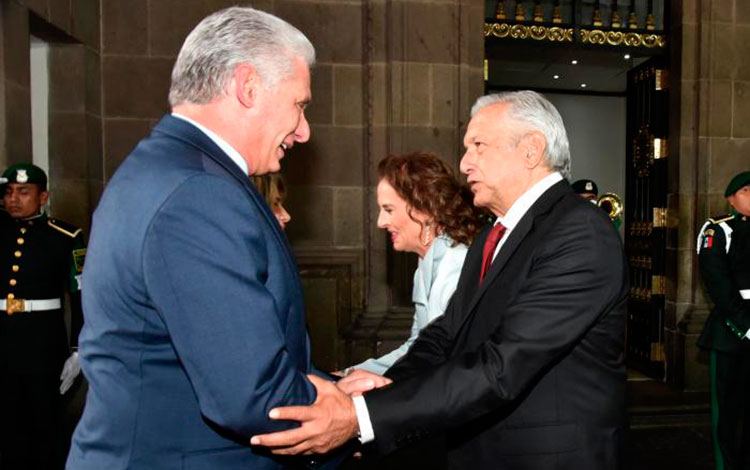 Andrés Manuel López Obrador recibe a Miguel Díaz-Canel Bermúdez.