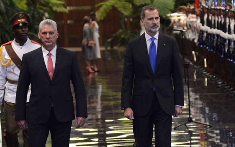 Recibimiento oficial al rey Felipe VI en La Habana. Recibimiento oficial al rey Felipe VI en La Habana.