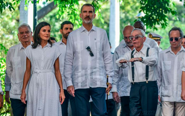 Recorrido de los reyes de España por la Habana Vieja, junto a Eusebio Leal, historiador de la ciudad. Recorrido de los reyes de España por la Habana Vieja, junto a Eusebio Leal, historiador de la ciudad.