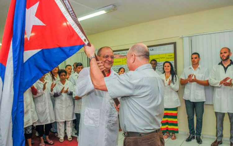 Abanderamiento del contingente Henry Reeve